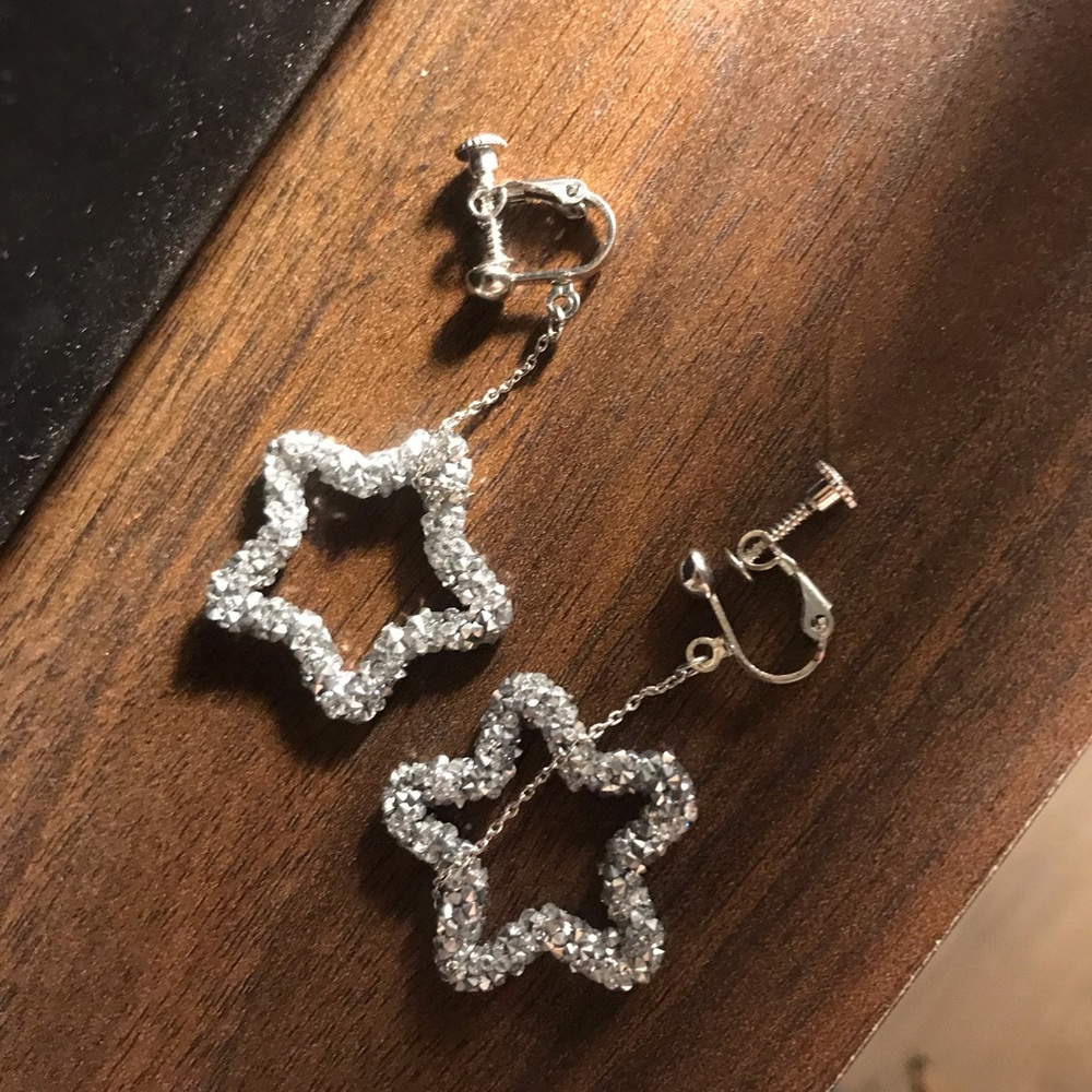 Crystal star ear clips.  Not earrings!